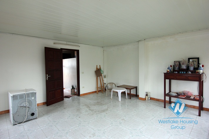 Lake view and Nice house  for rent in Tay Ho area